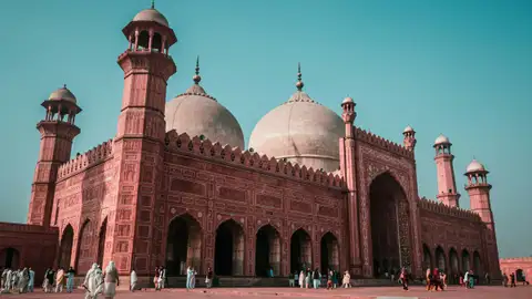 The red sandstone Badshahi Mosque in the Walled City of Lahore