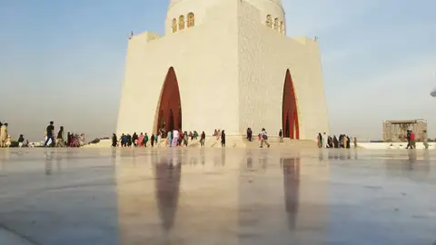 Mazar-e-Quaid, the white marble tomb of Quaid-e-Azam Muhammad Ali Jinnah, in Karachi